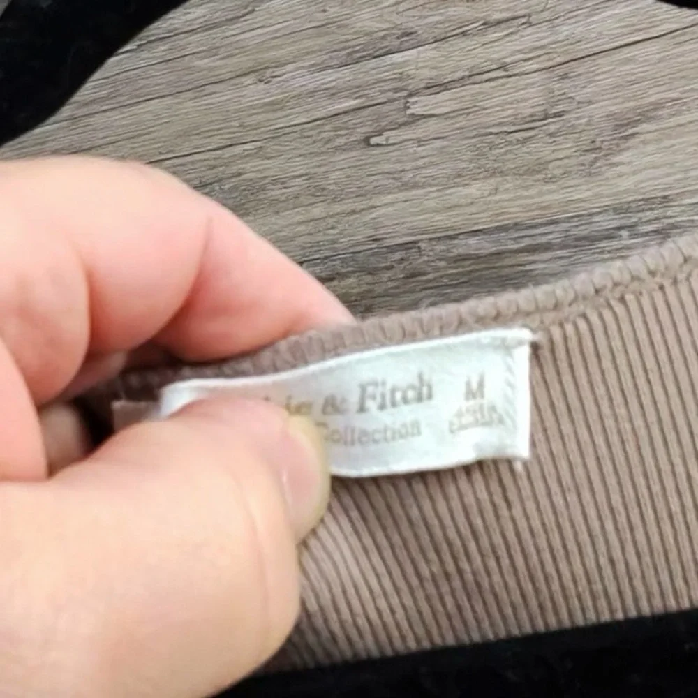 Abercrombie & Fitch Long-Sleeve Maxi Ribbed Dress in Taupe